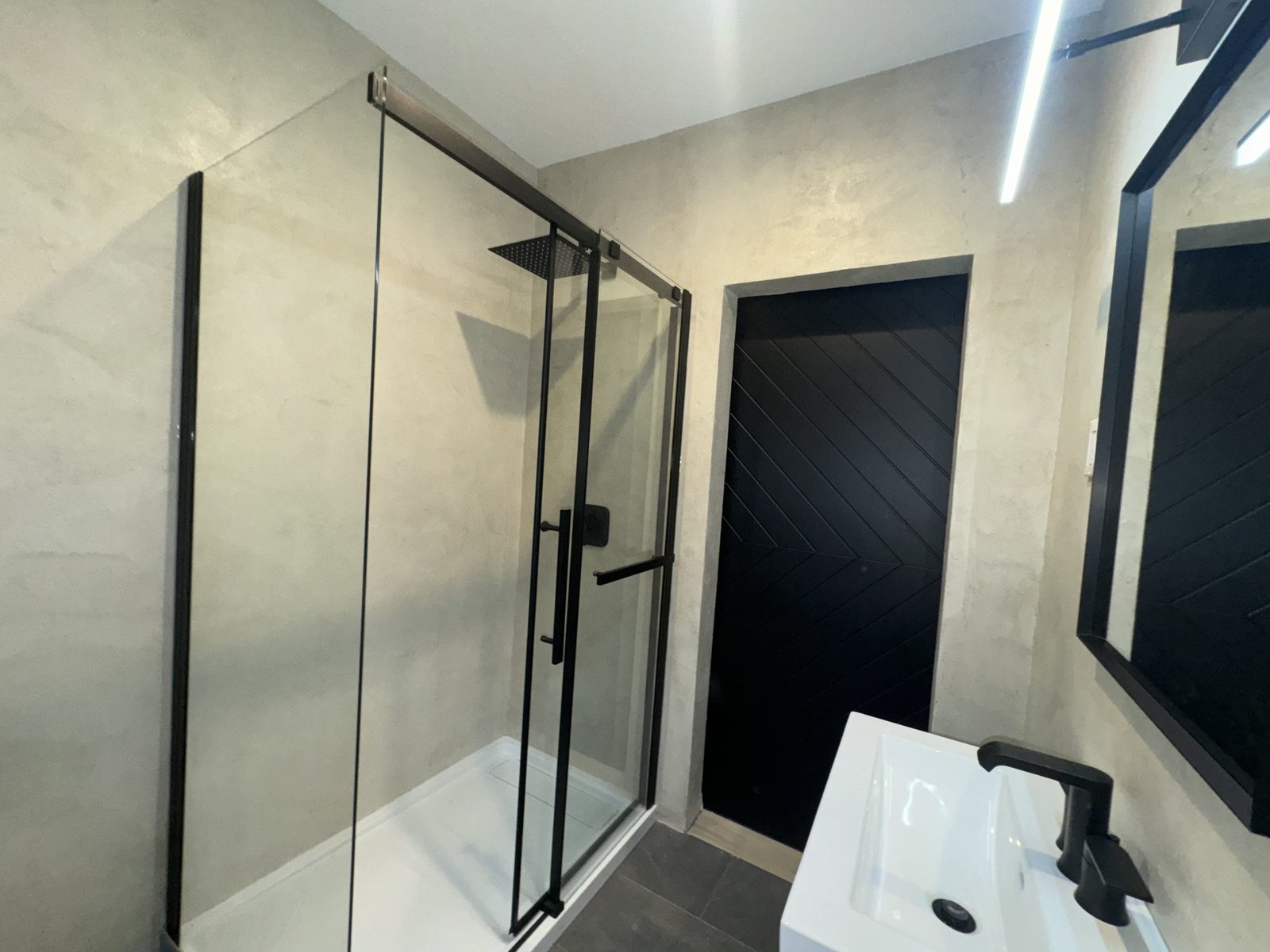 Microcement bathroom with vanity